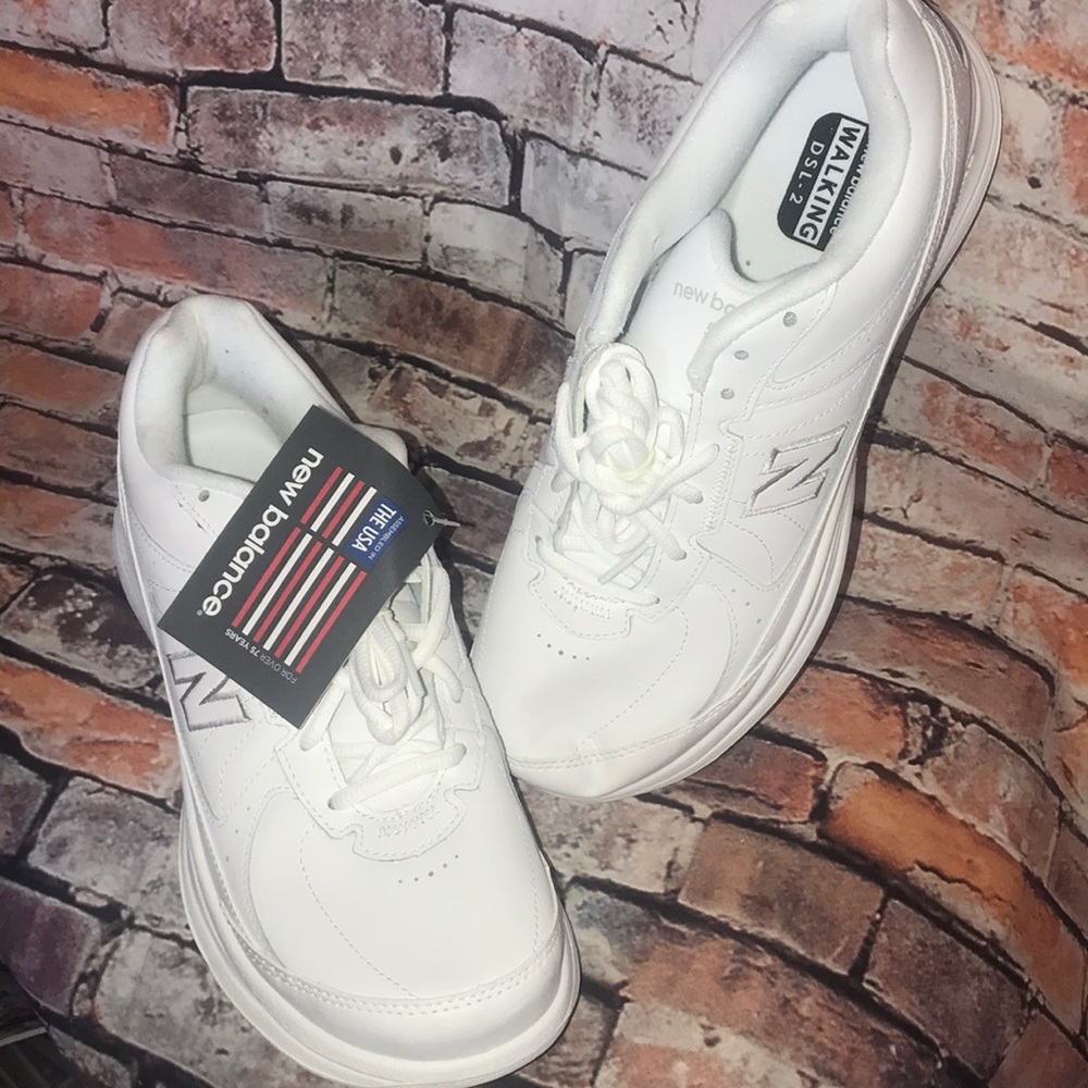 New balance sneakers women’s 11 NEW WHITE